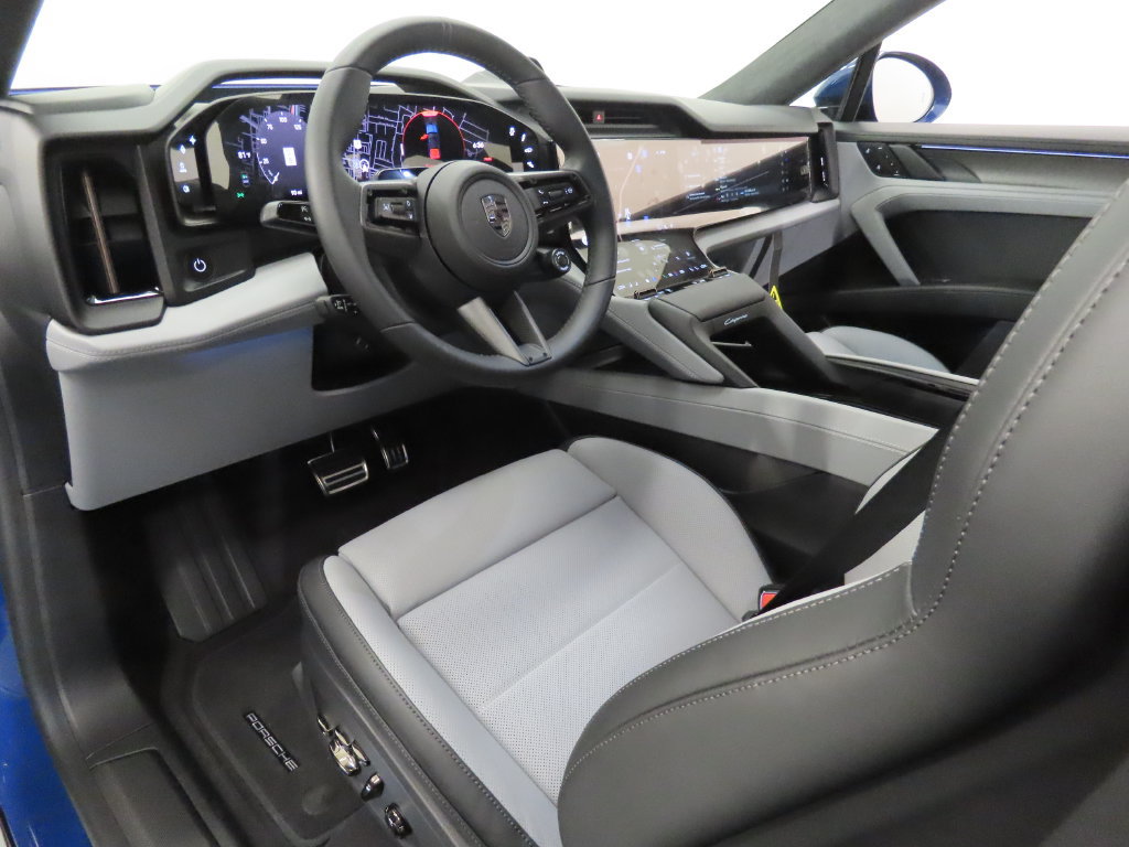 New 2026 Porsche Cayenne Turbo AWD/4WD image 4