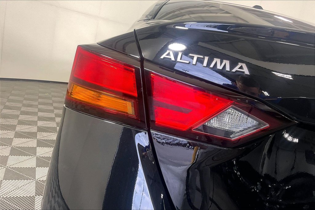 Used 2025 Nissan Altima 2.5 SL AWD/4WD image 39