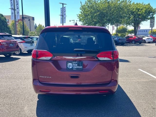 Used 2017 Chrysler Pacifica LX FWD image 6