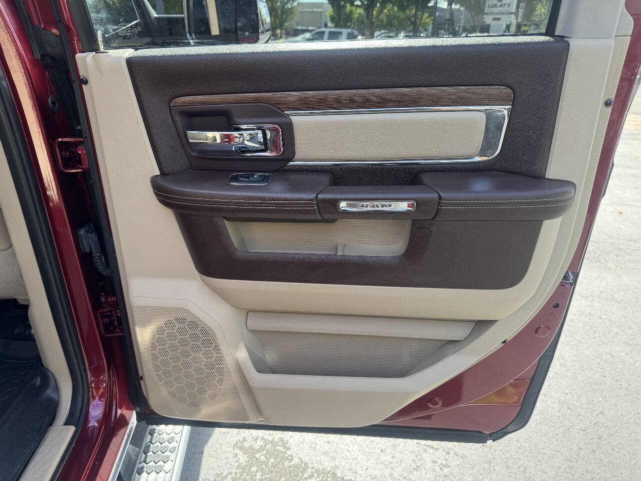 Used 2014 RAM 2500 Laramie w/ Cold Weather Group AWD/4WD image 16