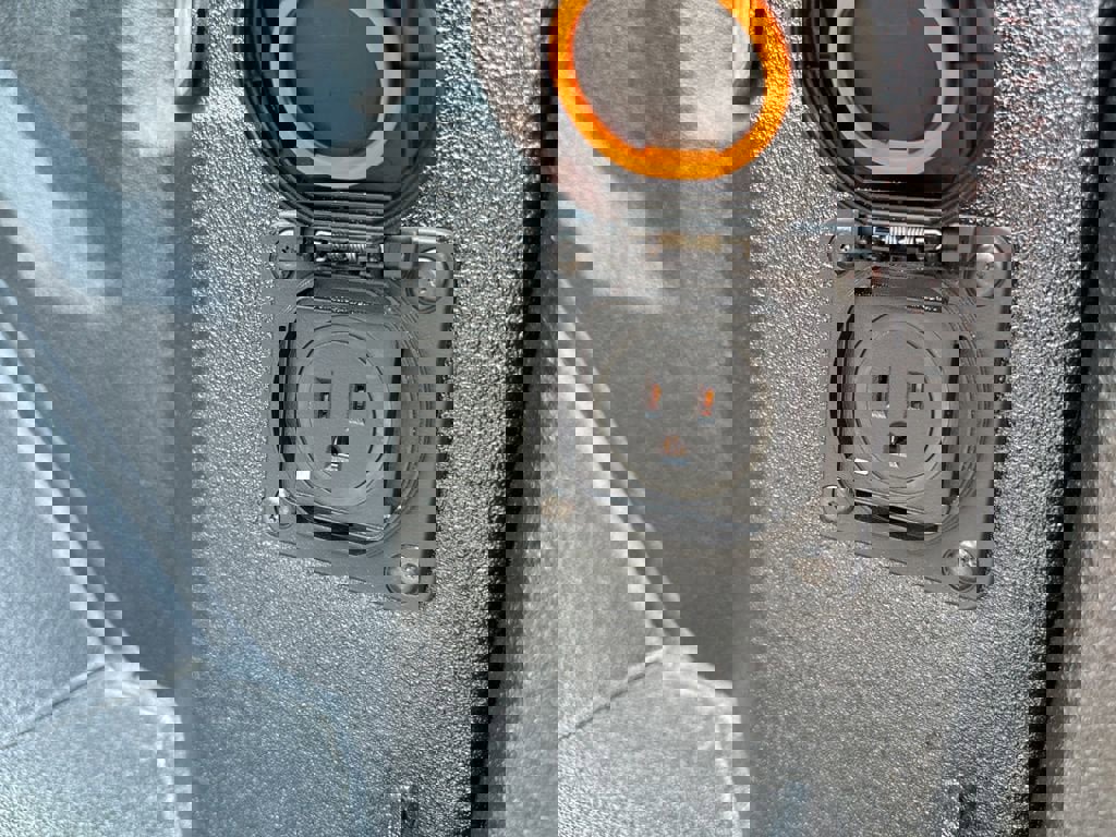 New 2025 GMC Hummer EV 2X w/ LPO, Dark Essentials Package image 60