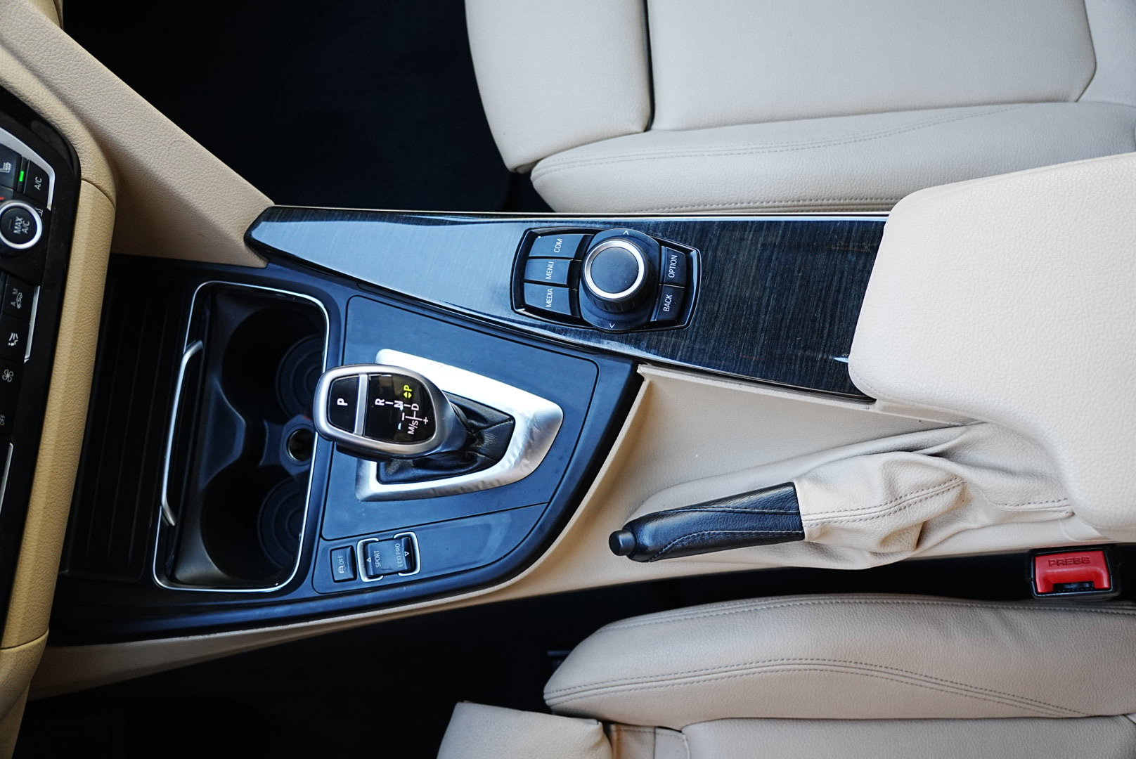 Used 2018 BMW 330i Gran Turismo xDrive image 12