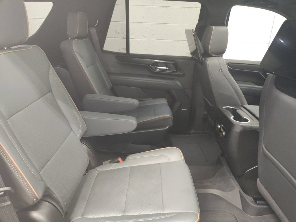Used 2025 GMC Yukon AT4 w/ AT4 Premium Plus Package AWD/4WD image 11
