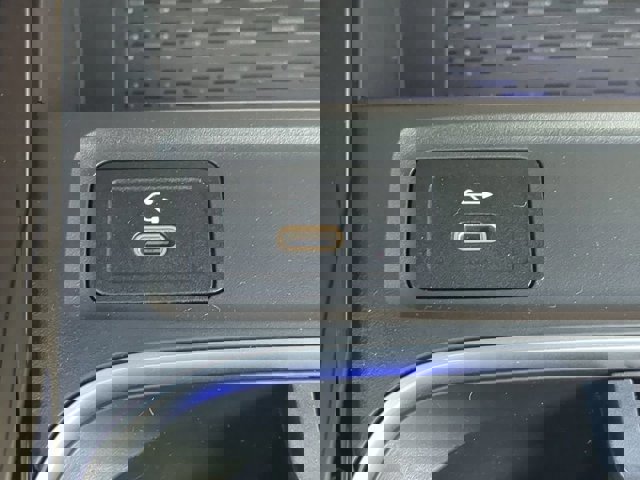 Used 2025 Mercedes-Benz GLB 250 GLB 250 image 20