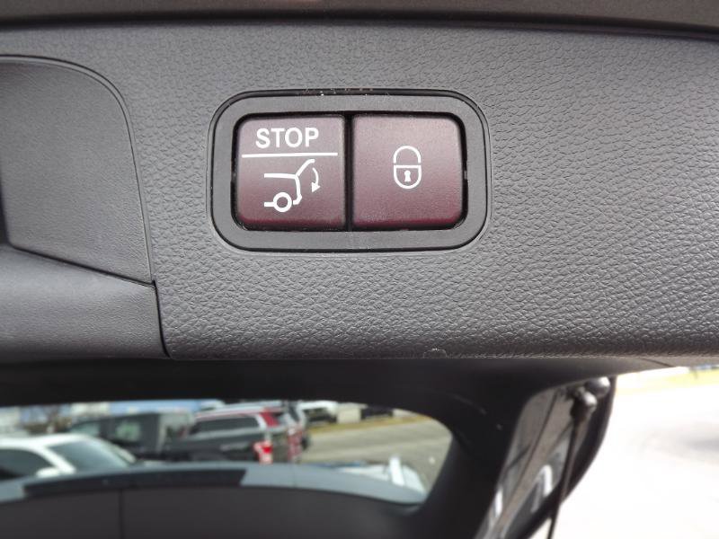 Used 2019 Mercedes-Benz GLC 300 4MATIC image 30