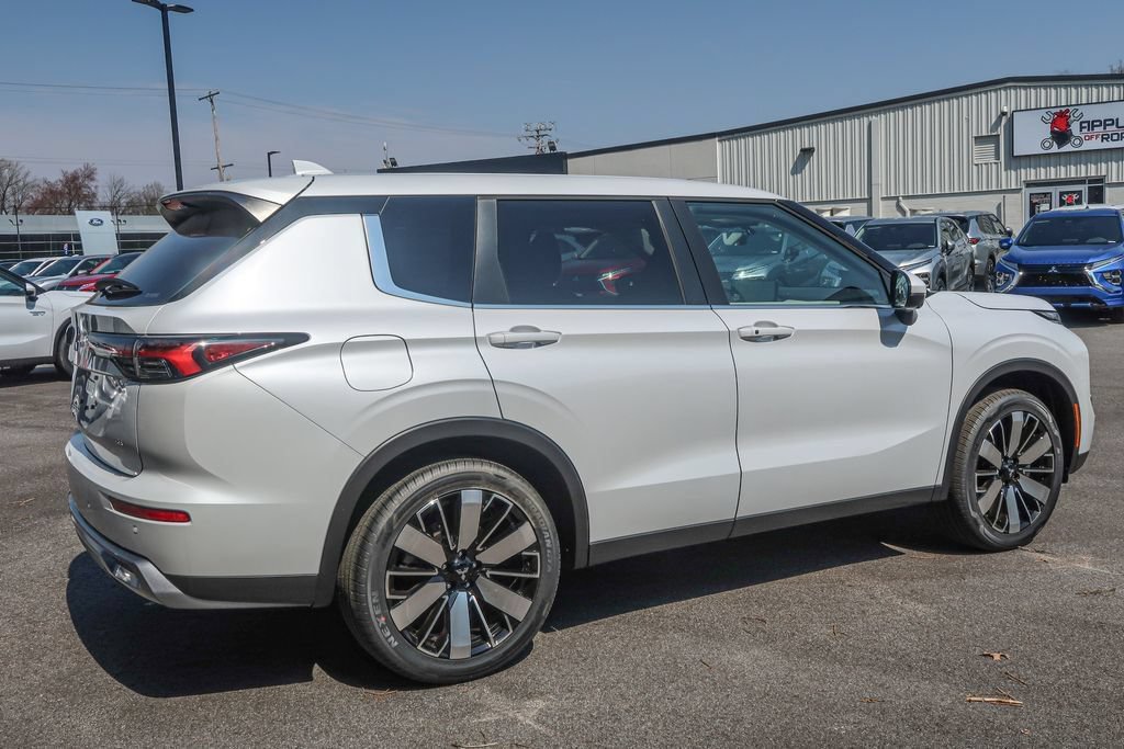 New 2026 Mitsubishi Outlander SE AWD/4WD image 9