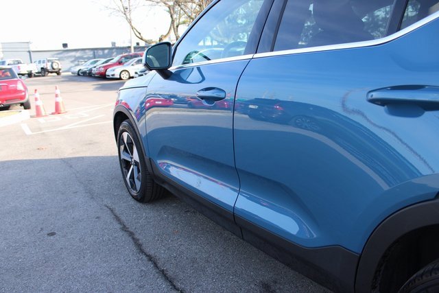 Used 2025 Volvo XC40 B5 Plus image 48