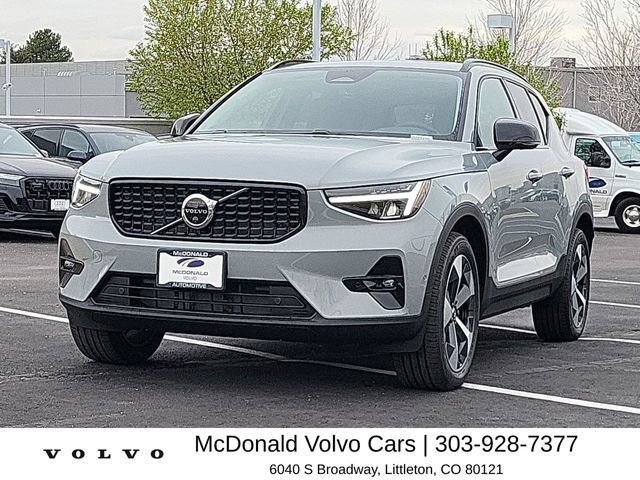 New 2026 Volvo XC40 B5 Plus w/ Protection Package Premier AWD/4WD image 4