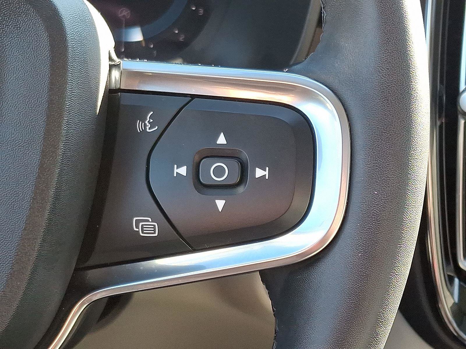 Certified 2023 Volvo XC40 B4 Plus w/ Climate Package image 24