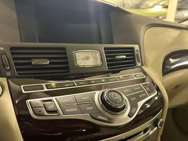 Used 2019 INFINITI Q70 Luxe w/ Proactive Package image 18