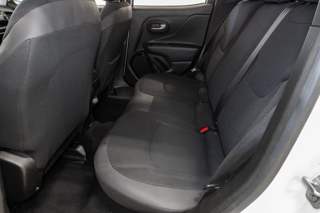 Used 2019 Jeep Renegade Altitude w/ Quick Order Package 2XM AWD/4WD image 23