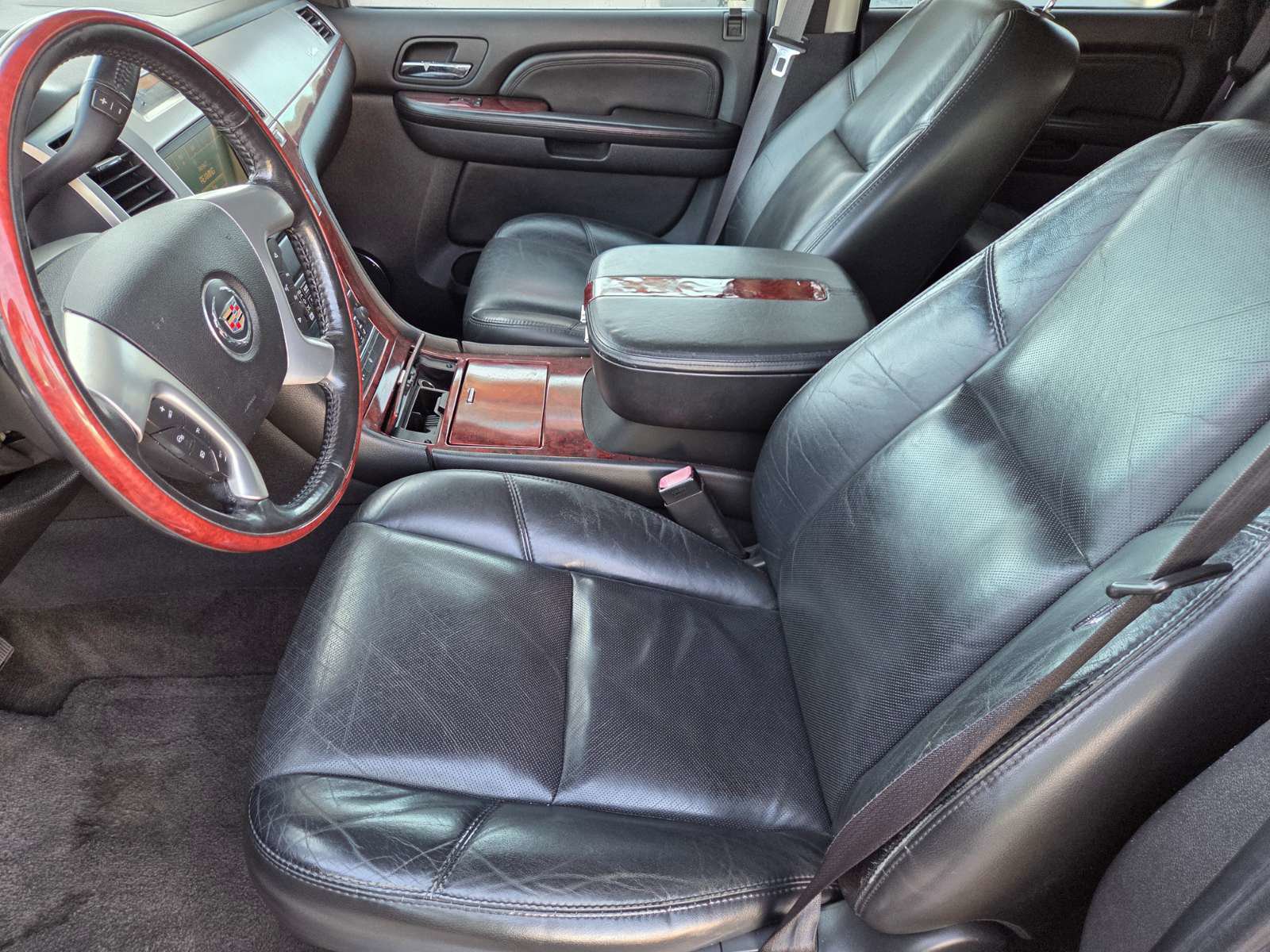 Used 2007 Cadillac Escalade AWD w/ Information Package image 8