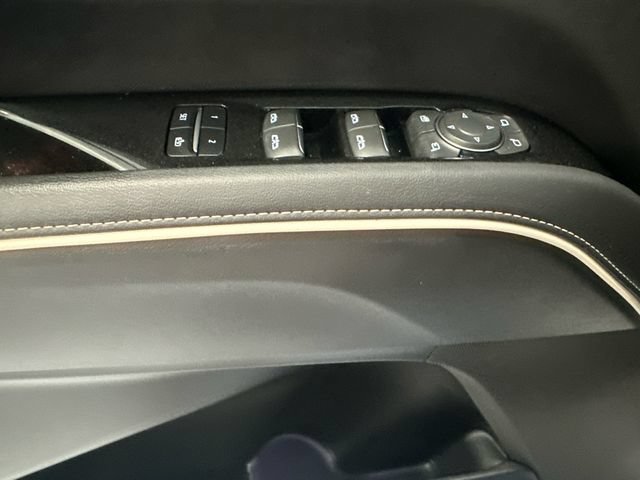 Certified 2022 Cadillac Escalade Premium Luxury w/ Performance Package AWD/4WD image 18