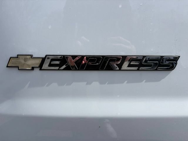 Used 2024 Chevrolet Express 2500 w/ Driver Convenience Package RWD image 4