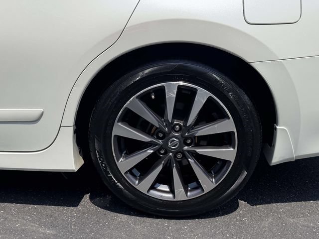 Used 2017 Nissan Altima 2.5 SL w/ 2.5 Technology Package FWD image 6