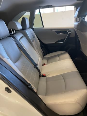 Used 2022 Toyota RAV4 XLE Premium FWD image 17