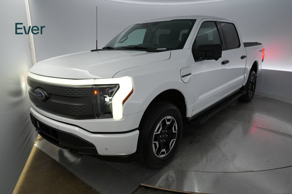 Used 2023 Ford F150 Lightning XLT AWD/4WD image 2