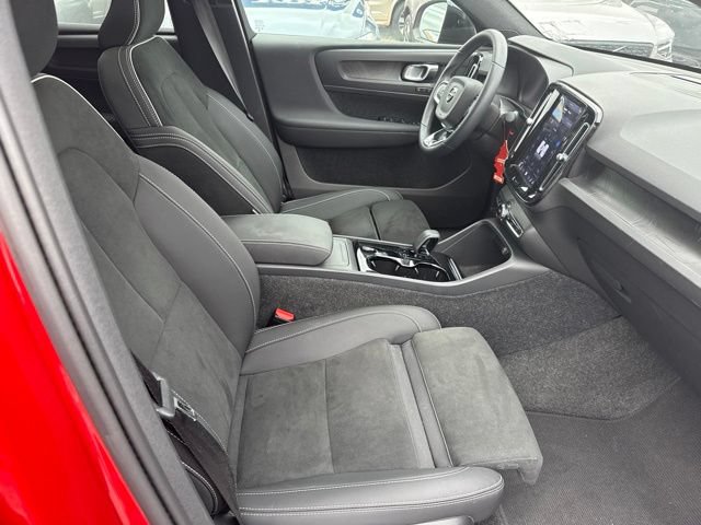 Certified 2023 Volvo C40 P8 Recharge Plus AWD/4WD image 3