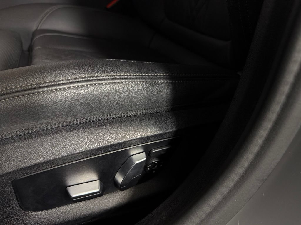 Used 2021 BMW 540i w/ M Sport Package RWD image 23