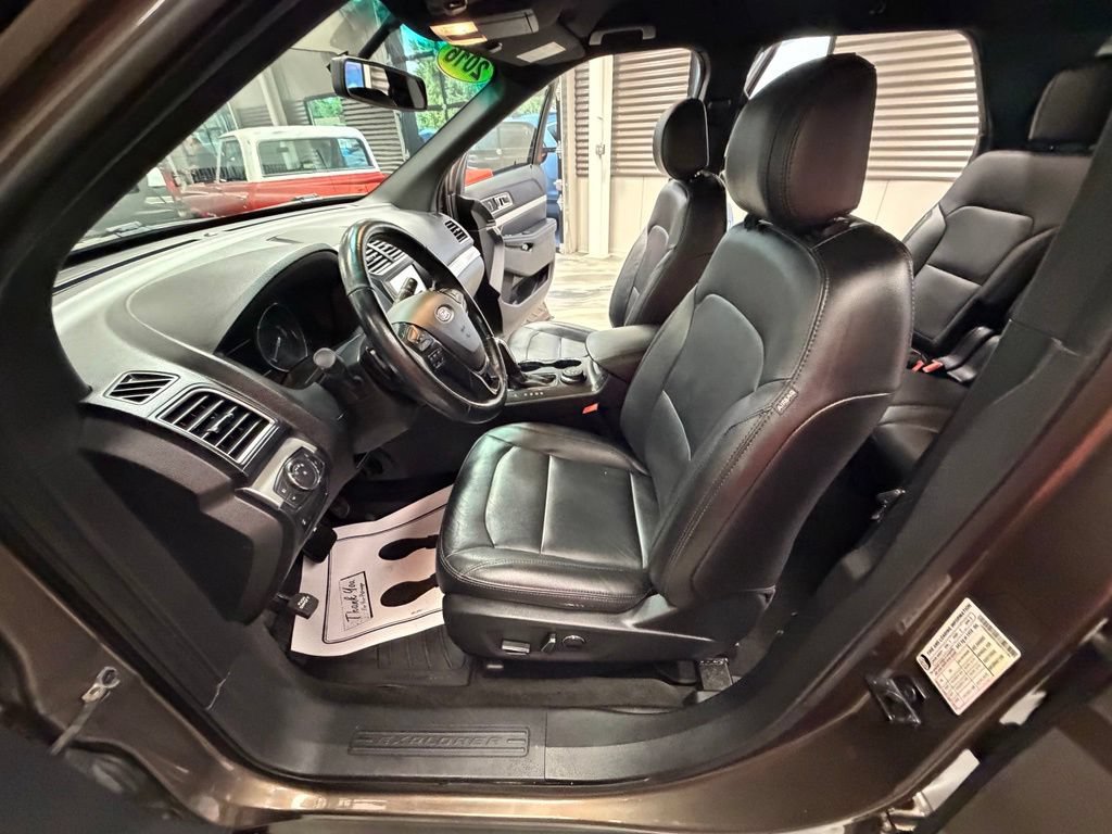 Used 2016 Ford Explorer XLT w/ Equipment Group 202A AWD/4WD image 55