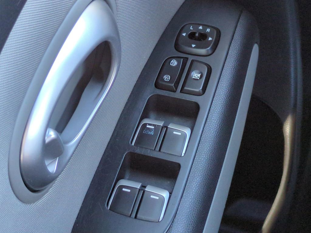 Used 2019 Kia Soul FWD image 10