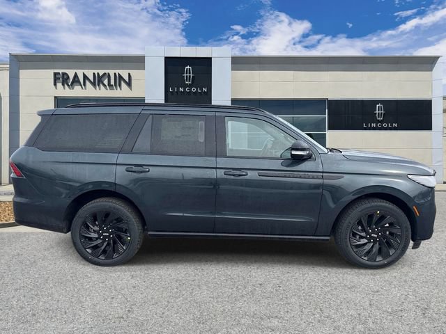 New 2026 Lincoln Navigator Reserve w/ Jet Appearance Package AWD/4WD image 8