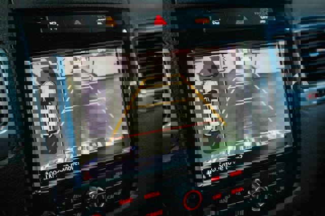 Used 2013 Volkswagen Touareg Executive image 7