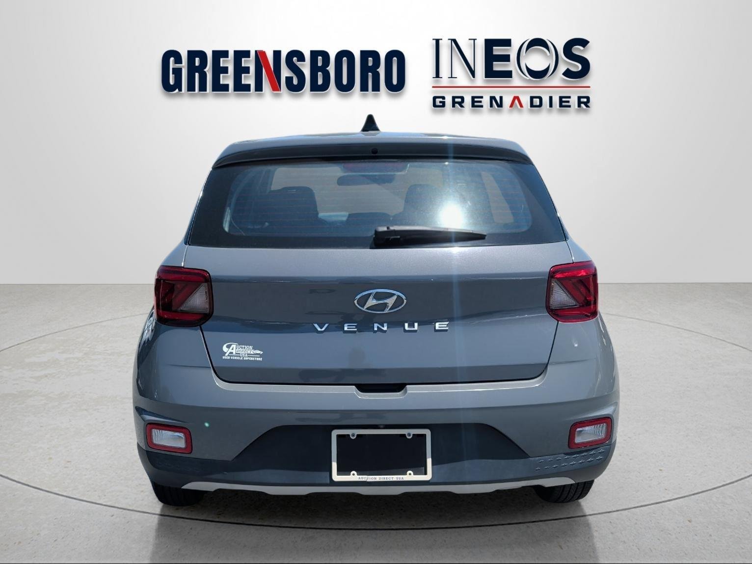 Used 2021 Hyundai Venue SE FWD image 4