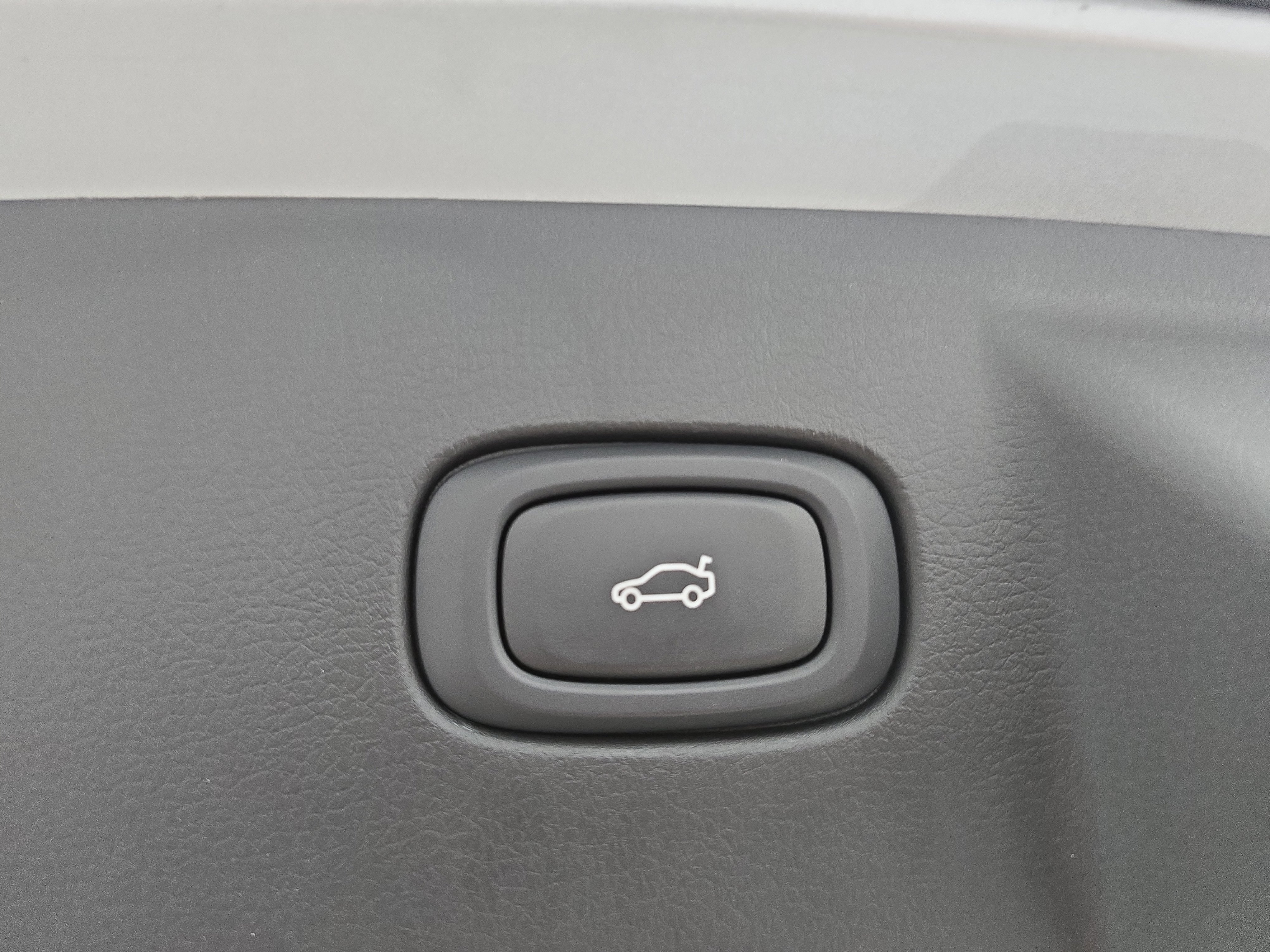 New 2025 VinFast VF 8 Plus image 13