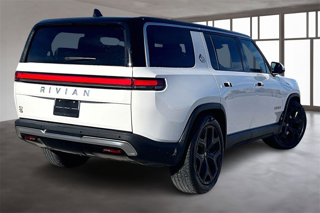 Used 2024 Rivian R1S Adventure image 2