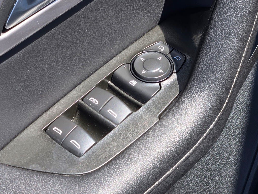 Certified 2025 Chevrolet Blazer LT FWD image 21