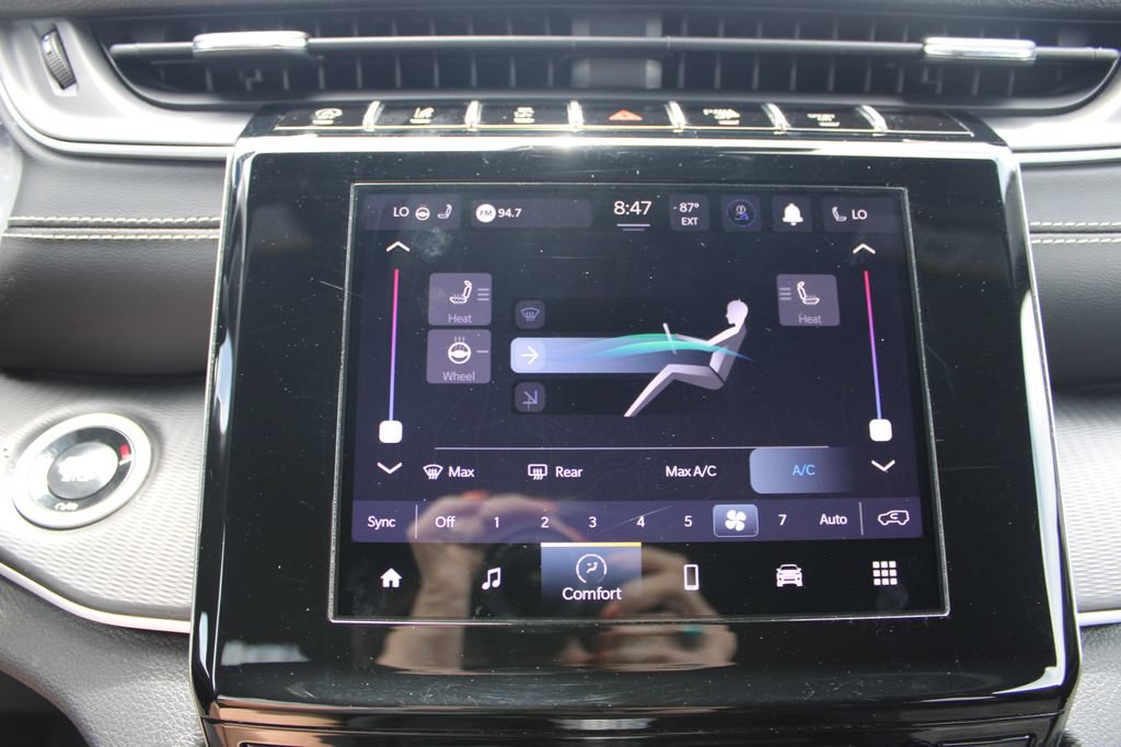 Used 2024 Jeep Grand Cherokee Altitude AWD/4WD image 52
