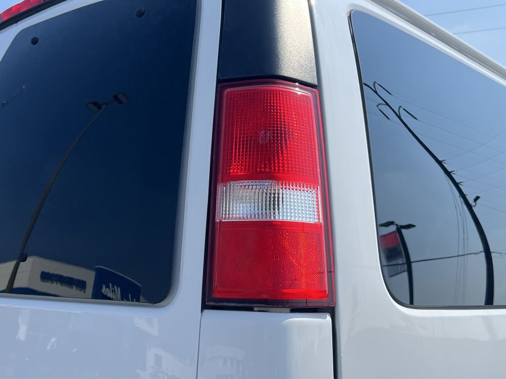Used 2023 Chevrolet Express 3500 LS image 28