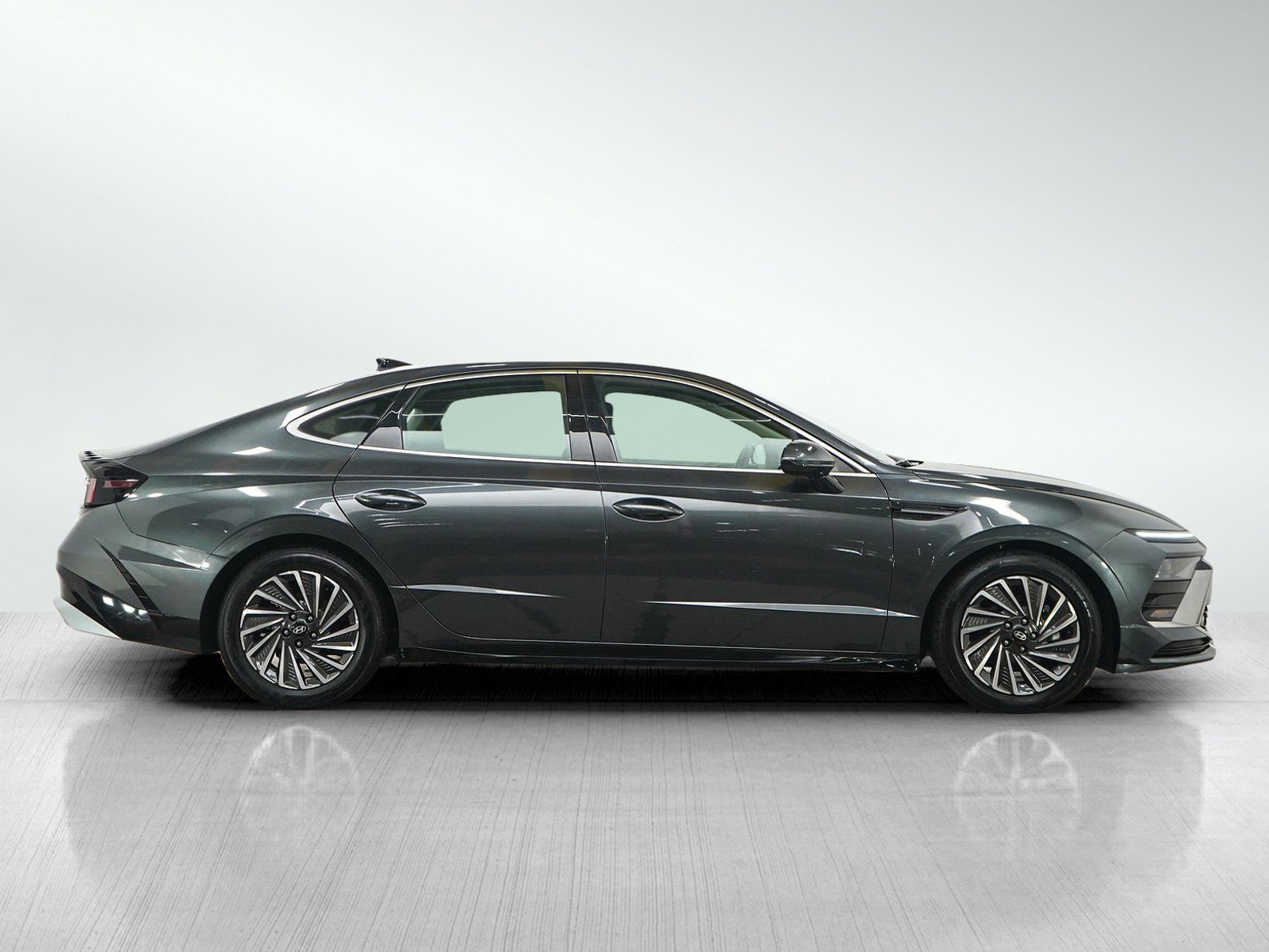 Used 2025 Hyundai Sonata SEL FWD image 6