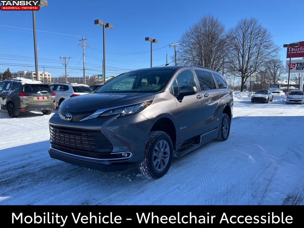 Used 2023 Toyota Sienna XLE