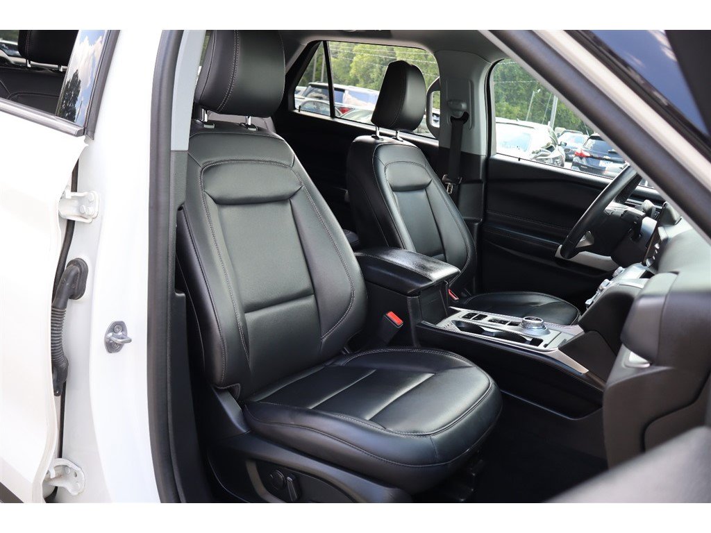 Used 2022 Ford Explorer XLT w/ Equipment Group 202A RWD image 13