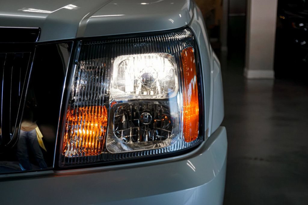 Used 2004 Cadillac Escalade EXT AWD/4WD image 80