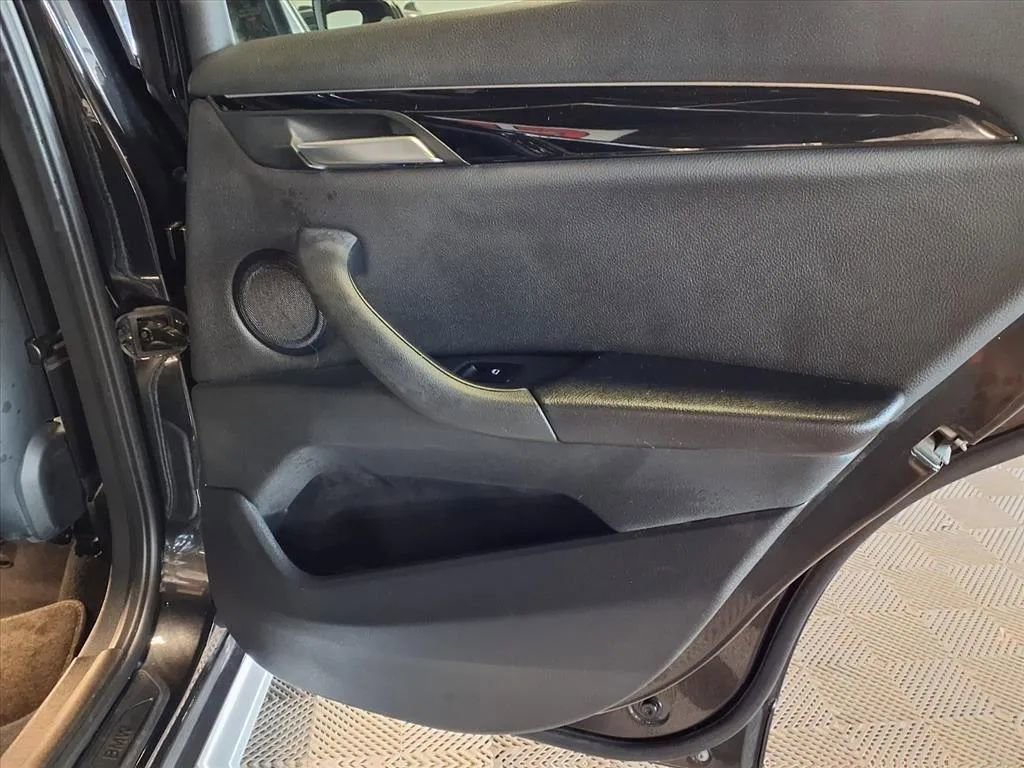 Used 2019 BMW X1 xDrive28i w/ Convenience Package image 11