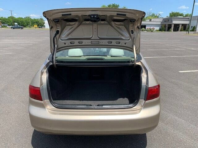 Used 2005 Honda Accord LX image 16