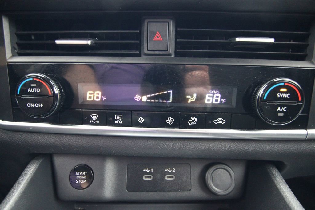 Used 2024 Nissan Rogue SV image 25