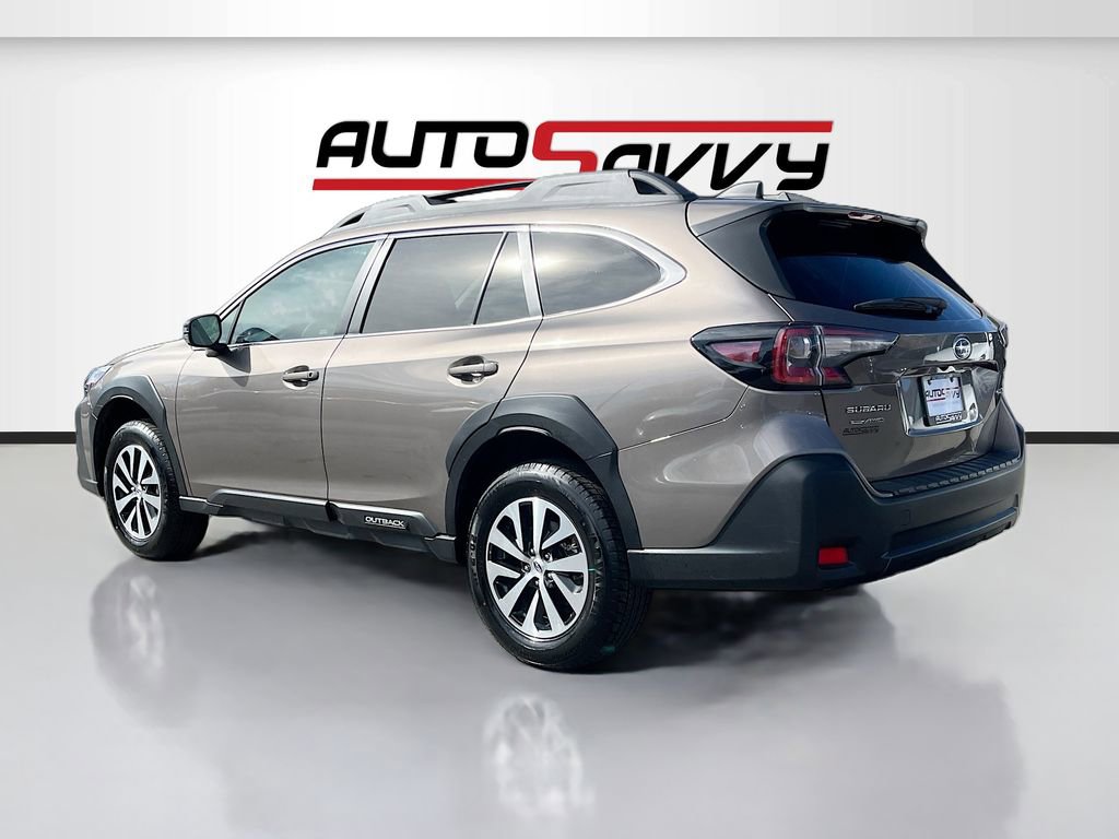 Used 2024 Subaru Outback Premium image 5