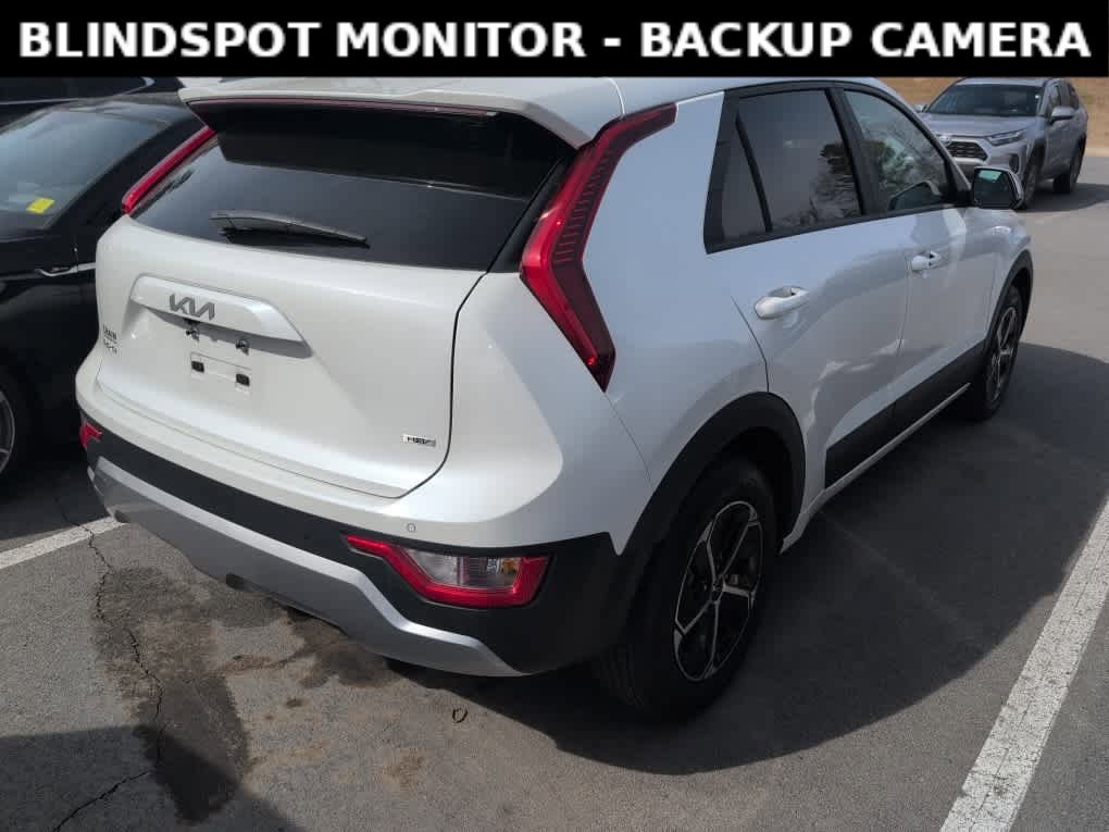 Used 2024 Kia Niro EX image 4