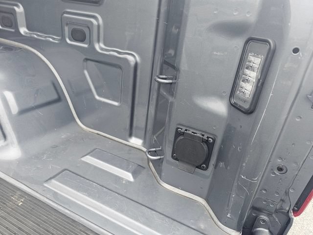 Used 2019 Chevrolet Silverado 1500 LTZ w/ Z71 Off-Road Package AWD/4WD image 10