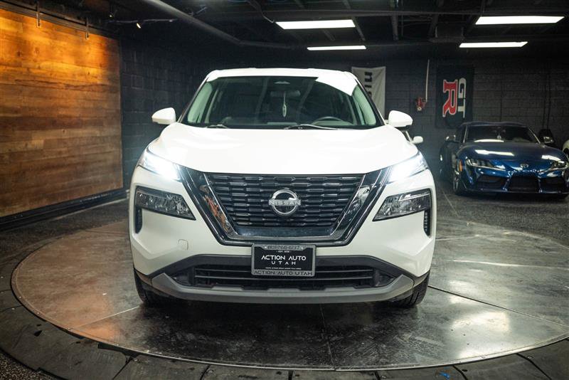 Used 2022 Nissan Rogue SV image 4