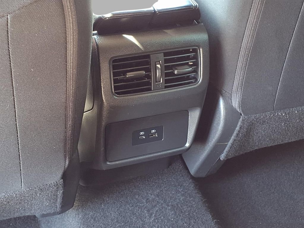 Certified 2023 Nissan Rogue SV image 24