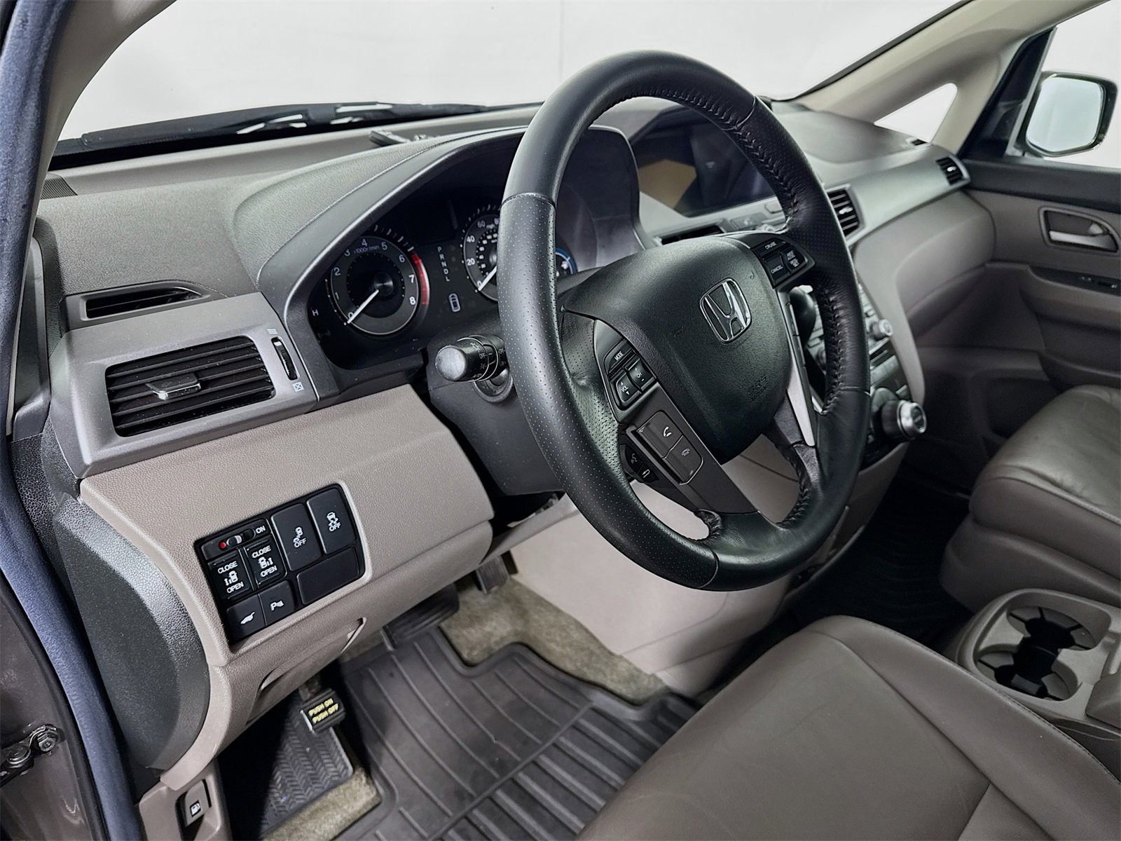 Used 2012 Honda Odyssey Touring Elite image 7