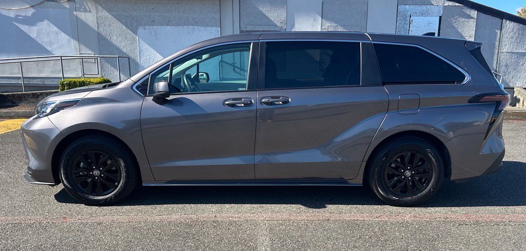 Certified 2024 Toyota Sienna LE AWD/4WD image 8