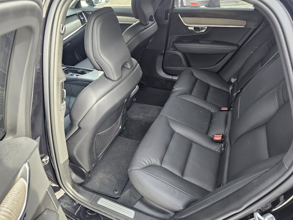 Certified 2024 Volvo V90 B6 Cross Country Plus image 13