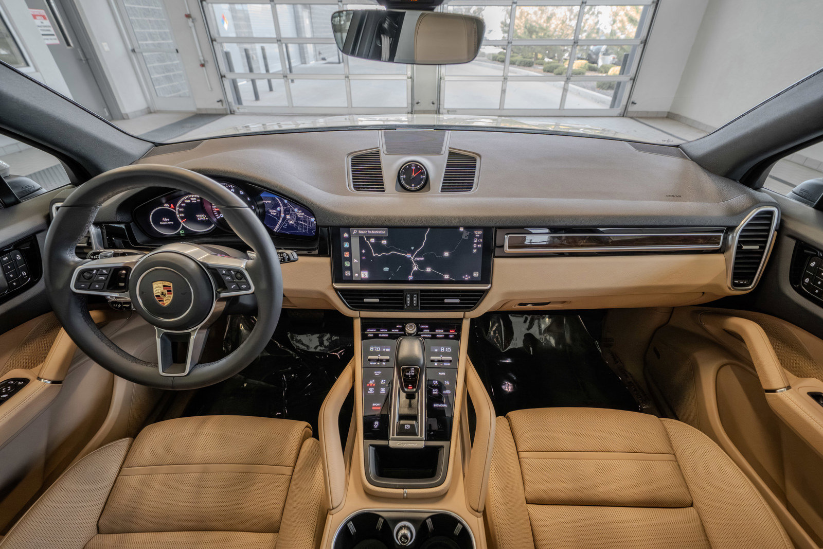 Used 2023 Porsche Cayenne Platinum Edition image 8