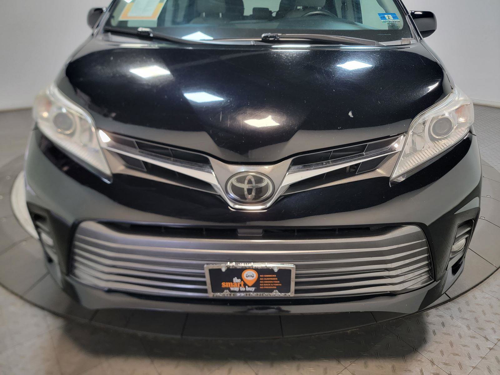 Used 2020 Toyota Sienna XLE FWD image 5